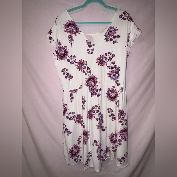 Old Navy Floral Mini Dress in White and Purple - Picture 1 of 12